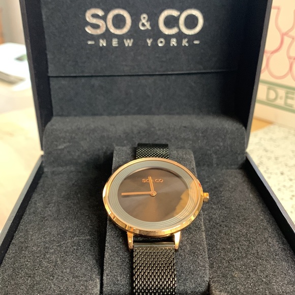 NIB SO&CO Black and Gold Discontinued Madison Watch, Stainless Steel Mesh Band - Picture 5 of 14